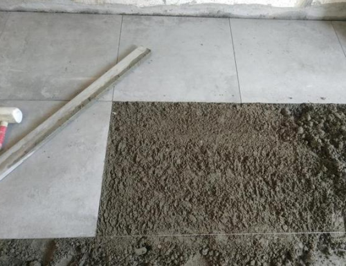 中式裝修瓷磚干鋪好還是濕鋪好？